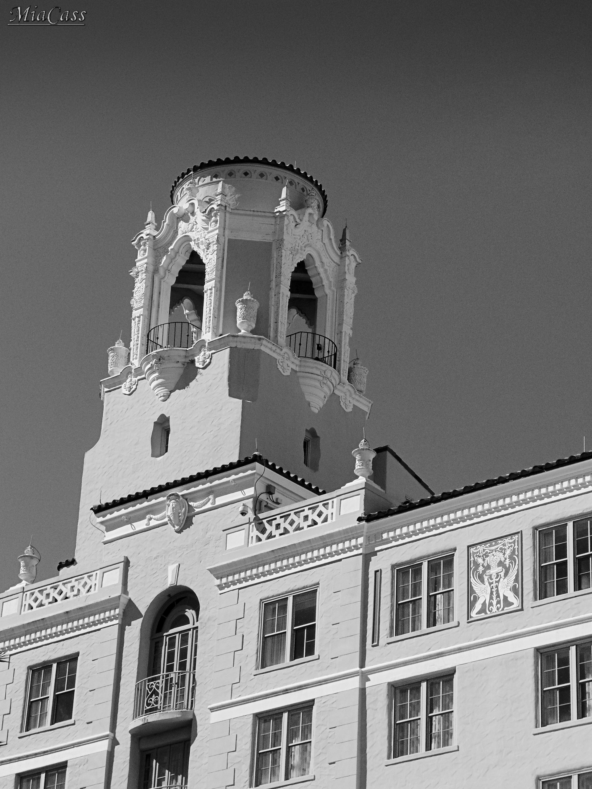 The Vinoy’s ornate pink tower with white decorative arches, photographed in 2016