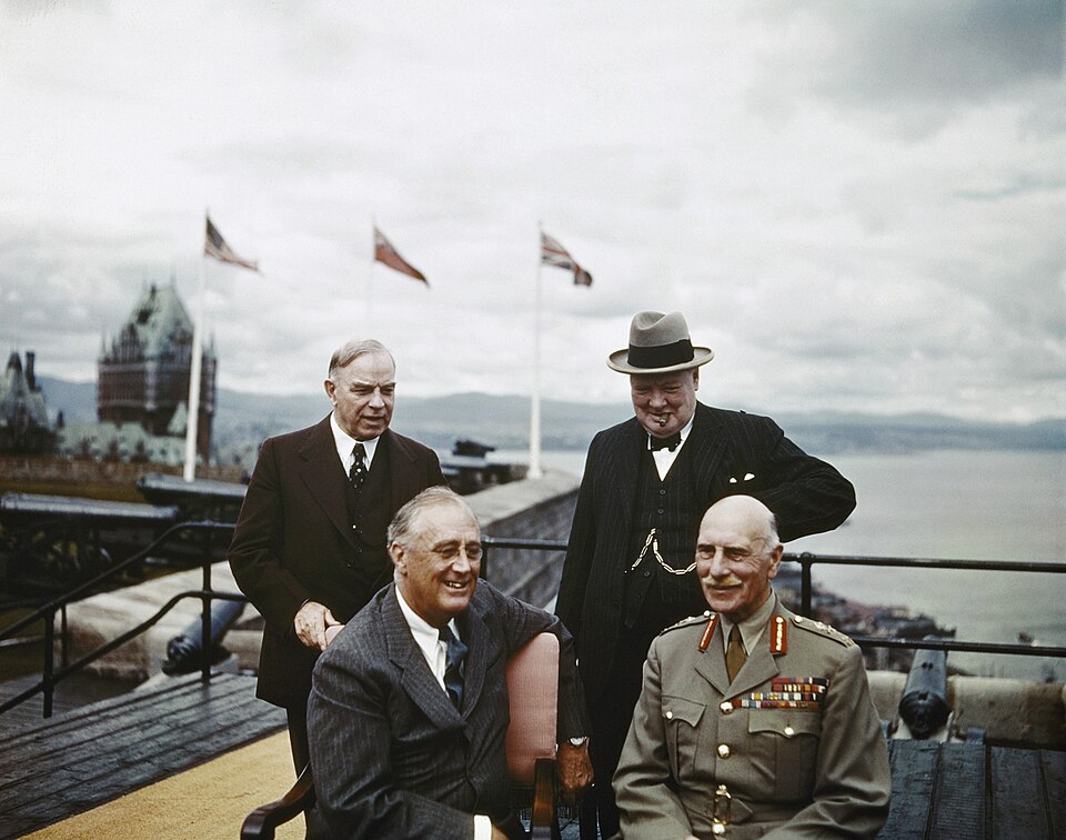 Roosevelt Churchill and Mackenzie King at the 1943 Québec Conference with Château Frontenac in the background